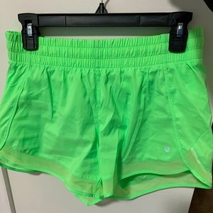 Athleta Mesh Racer Run short 4 inch Light Green Size S